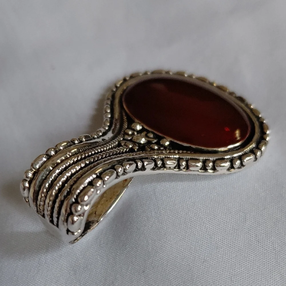 Elegant Silver and Red Pendant - Picture 8 of 8